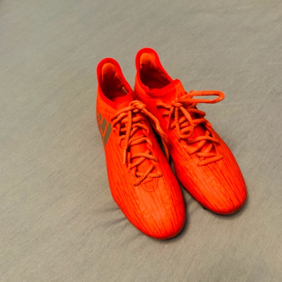 Adidas Soccer cleats for boys - Picture 2 of 2